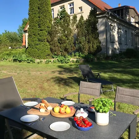 Gutshaus Alt-jargenow * Alt Jargenow